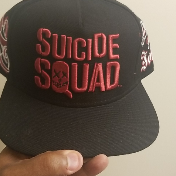Dc comics suicide squad hat and shirt - Picture 2 of 4